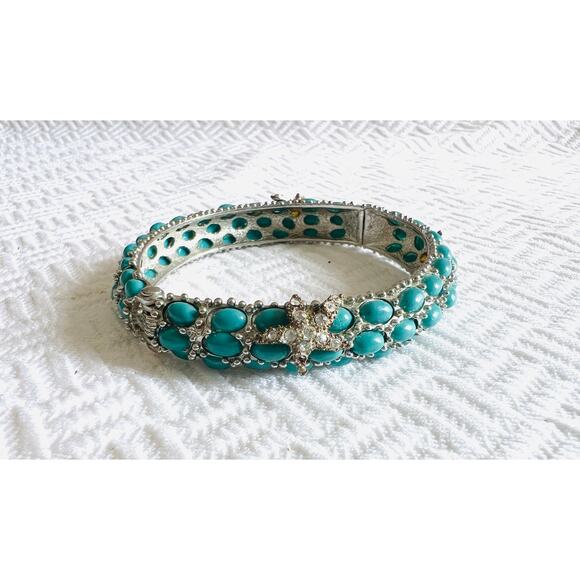 Vintage Turquoise Cabochon Starfish Rhinestone Hinged Bangle Bracelet 2.25” - Picture 1 of 10